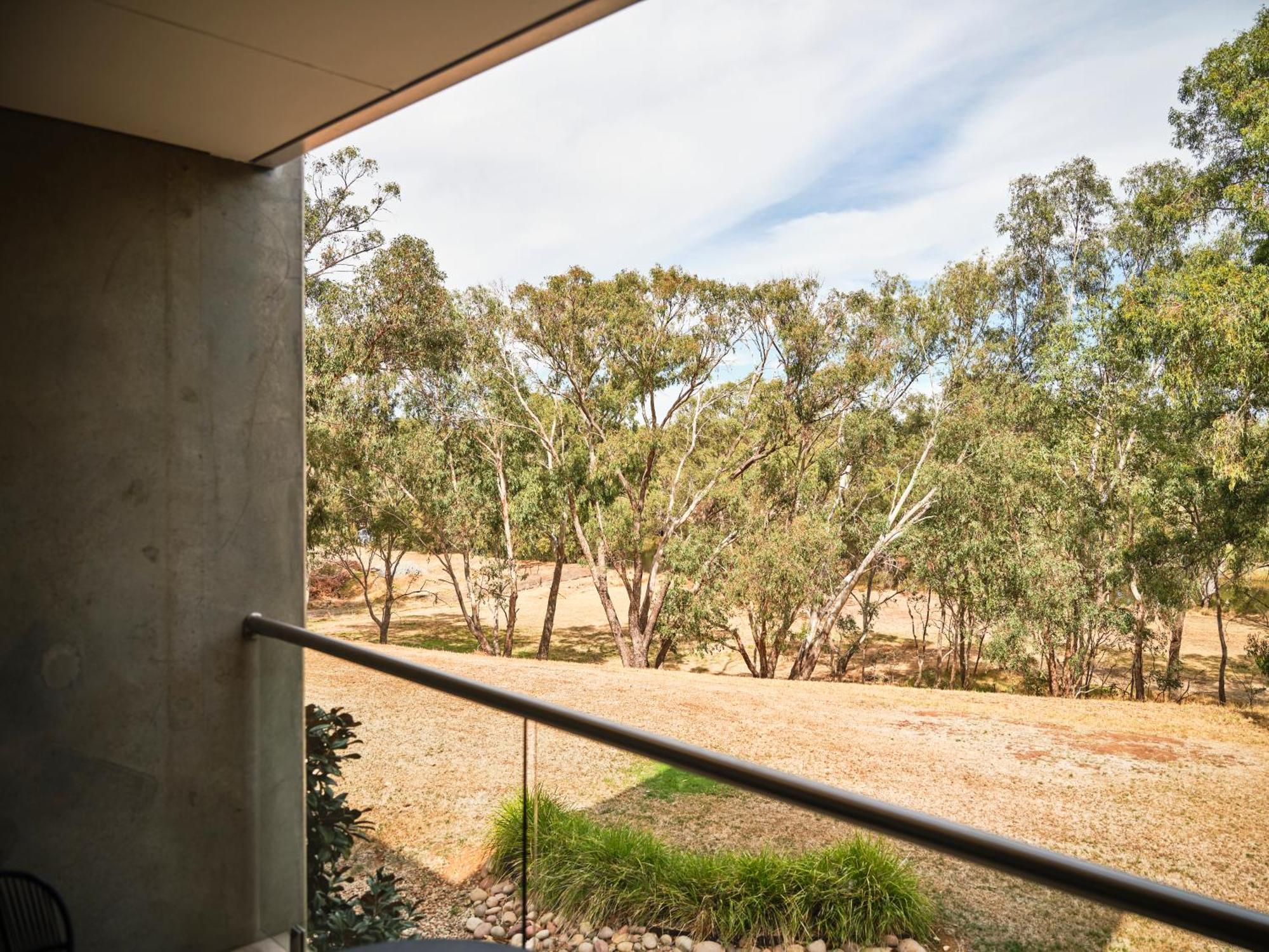 Maya Maya At Mandoon Estate West Swan Exteriér fotografie View of the River Torrens from the River Torrens Hotel