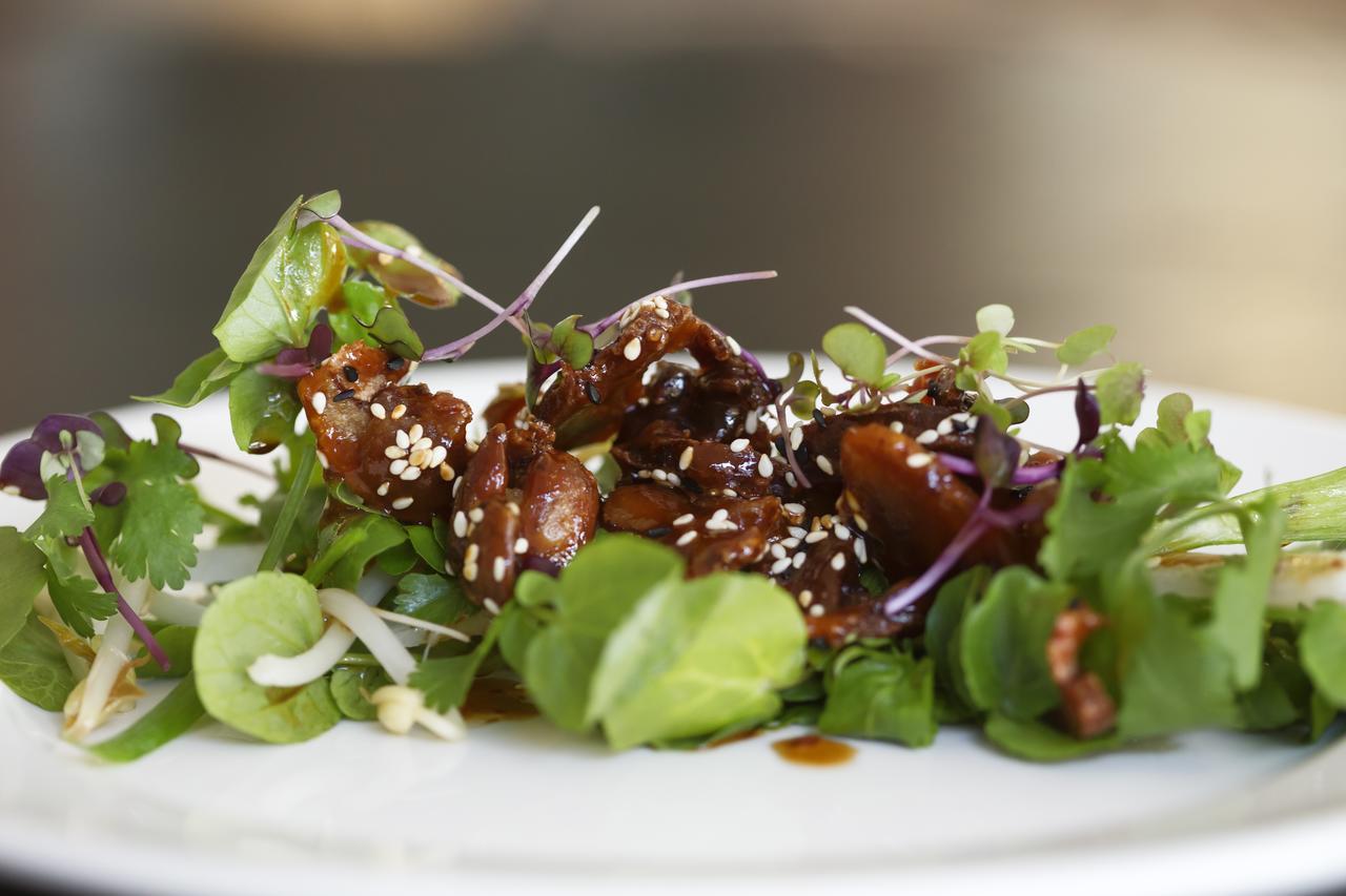 Maya Maya At Mandoon Estate West Swan Exteriér fotografie A salad with sesame seeds